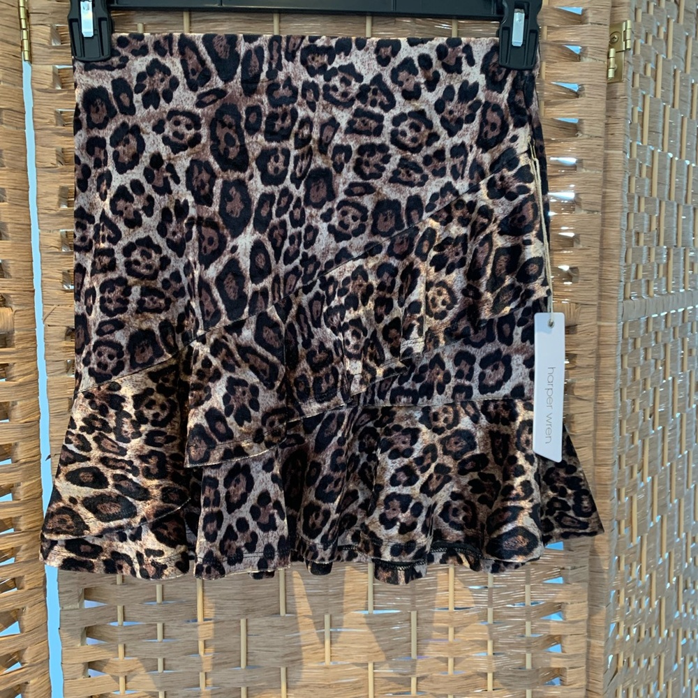 NWT - Harper Wren leopard skirt 🤩